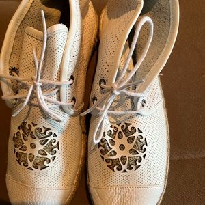 Leather high tops espadrilles size 40.